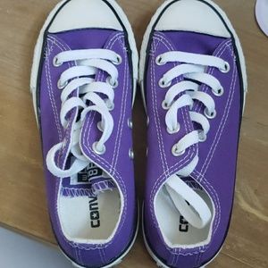 Girls converse